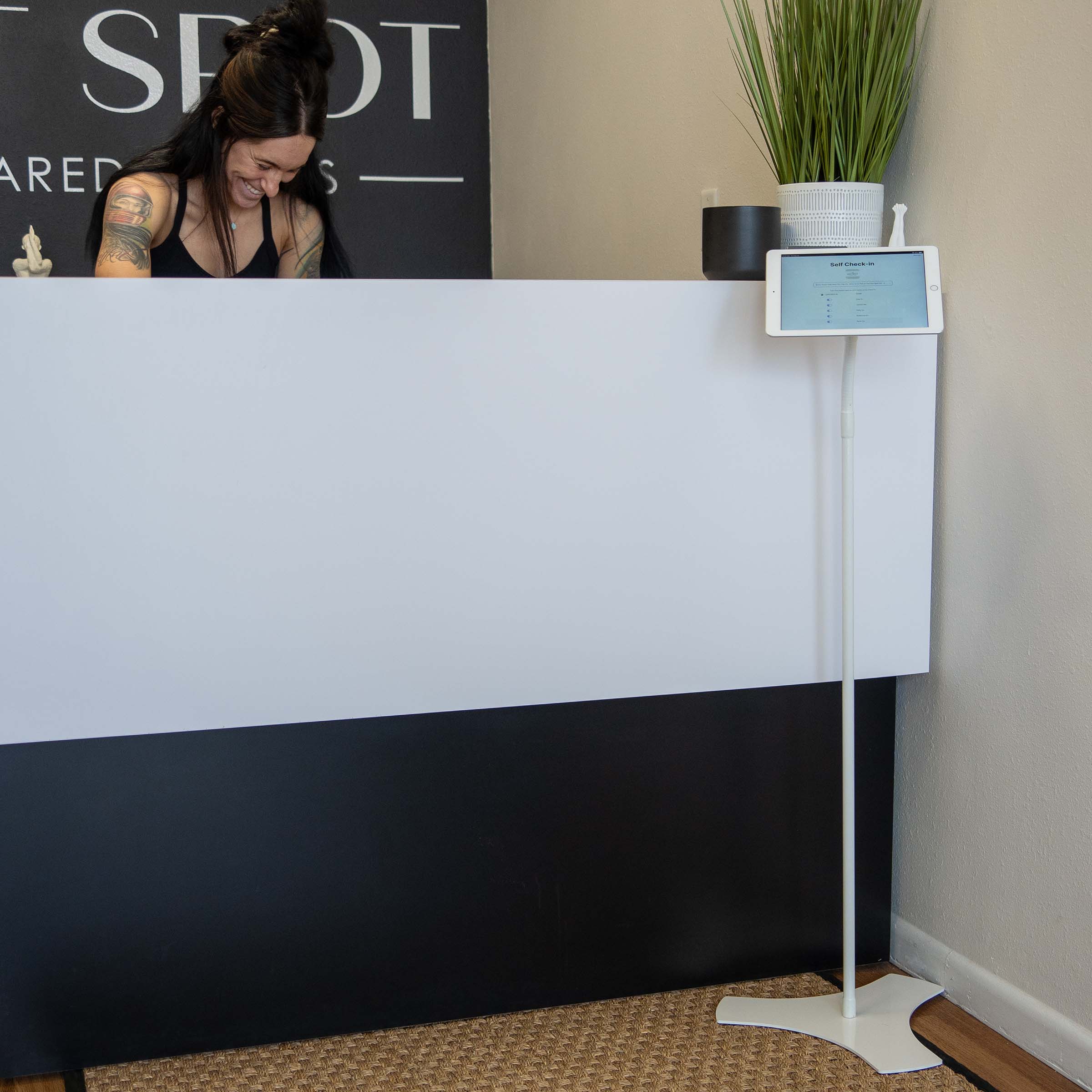 iOstandXT® Device Floor Stand (White Stand with iPad for Check-in)