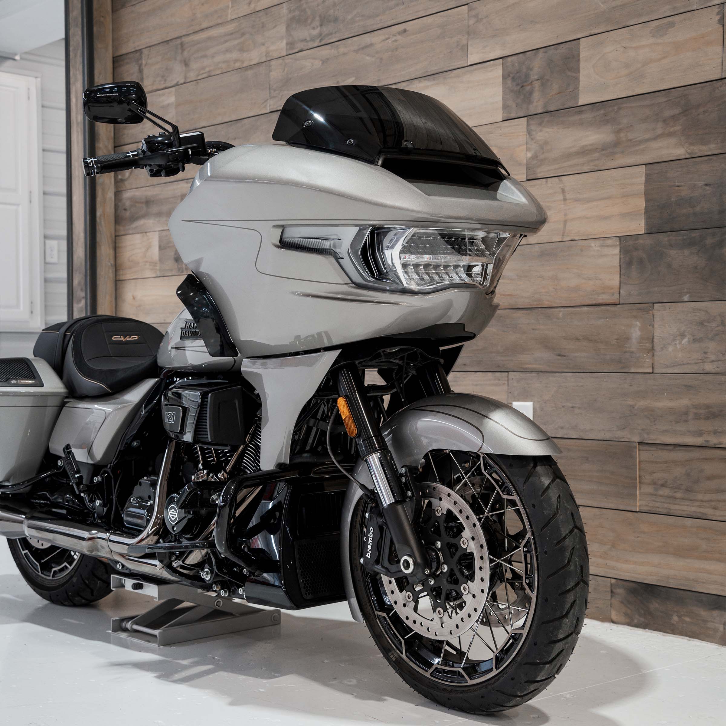 Level Front Fender Fit Kit for Harley-Davidson® CVO Touring Models (Level on the Road Glide)