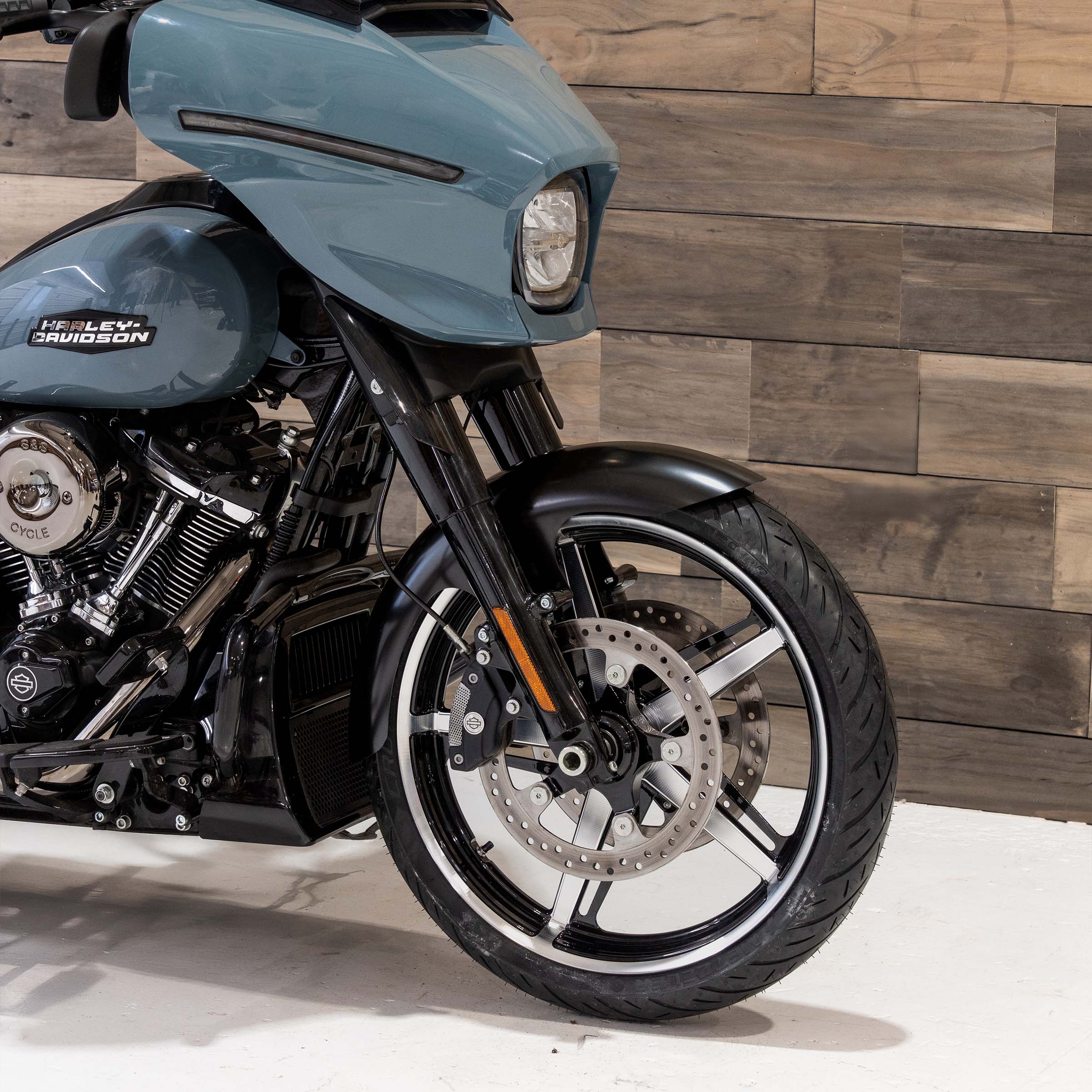 Henry Front Fender Fit Kit for Harley-Davidson® CVO Touring Models (21" Henry on the Street Glide)