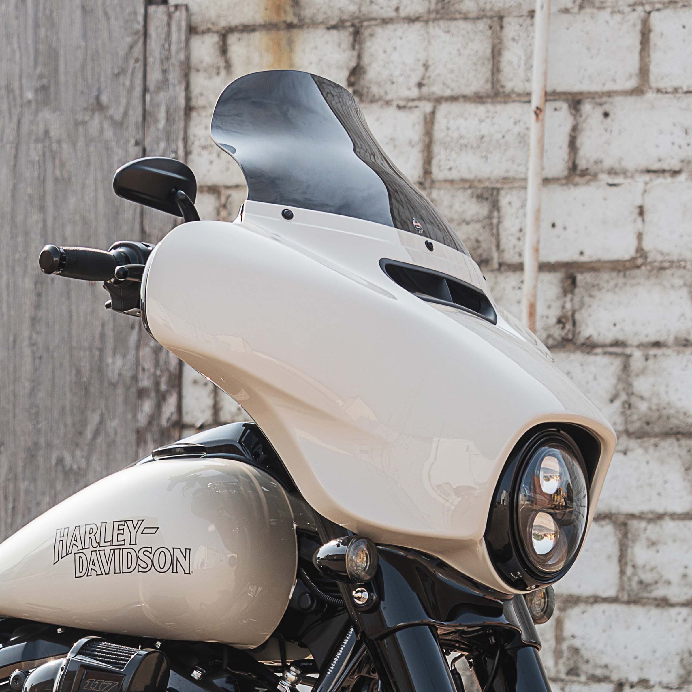 10.5" Dark Smoke Motorcycle Windshield for 2014-2023 Harley-Davidson FLH Motorcycle Models(10.5" Dark Smoke)