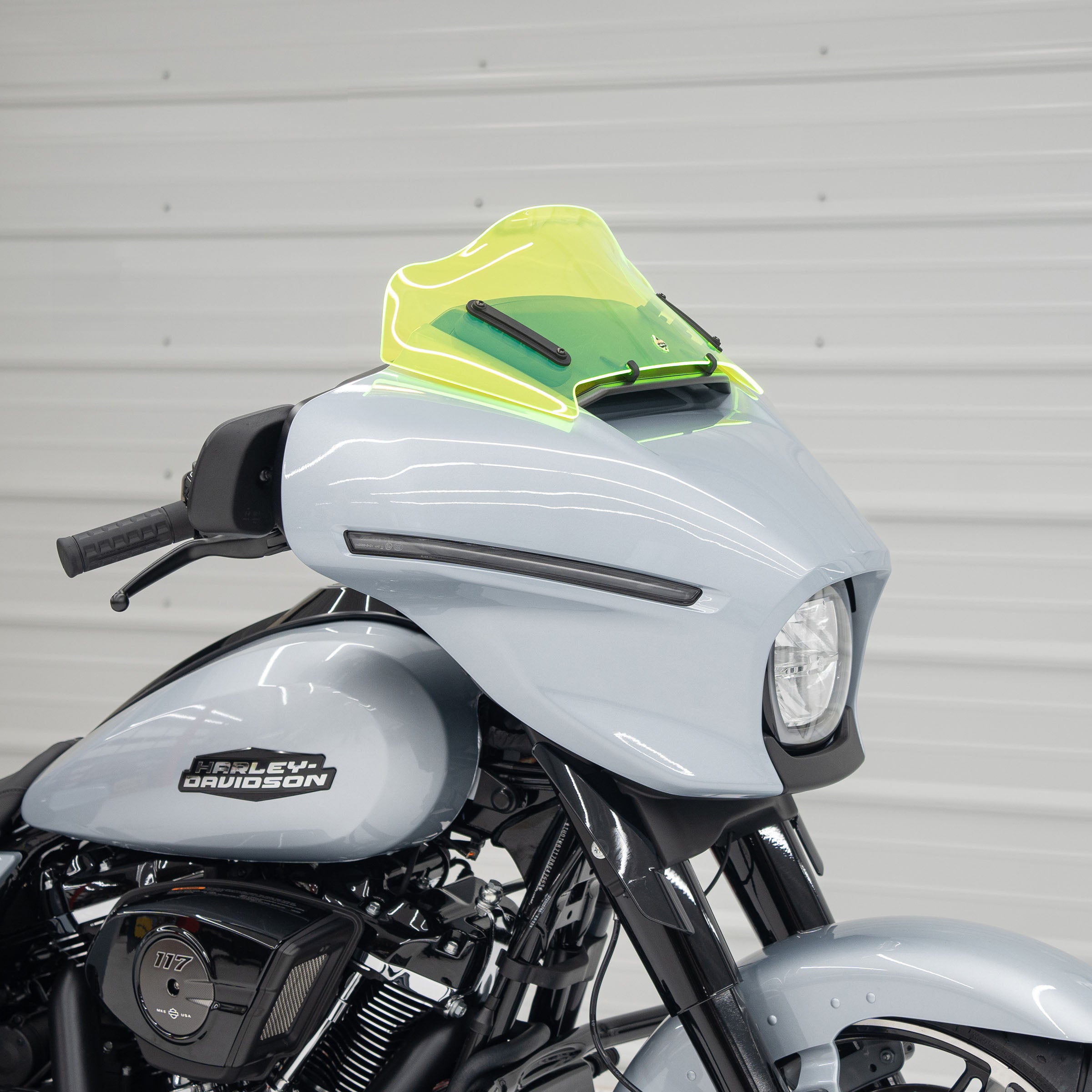 Kolor Windshield for Harley-Davidson 2023.5-2024 FLH (8" Green Ice)