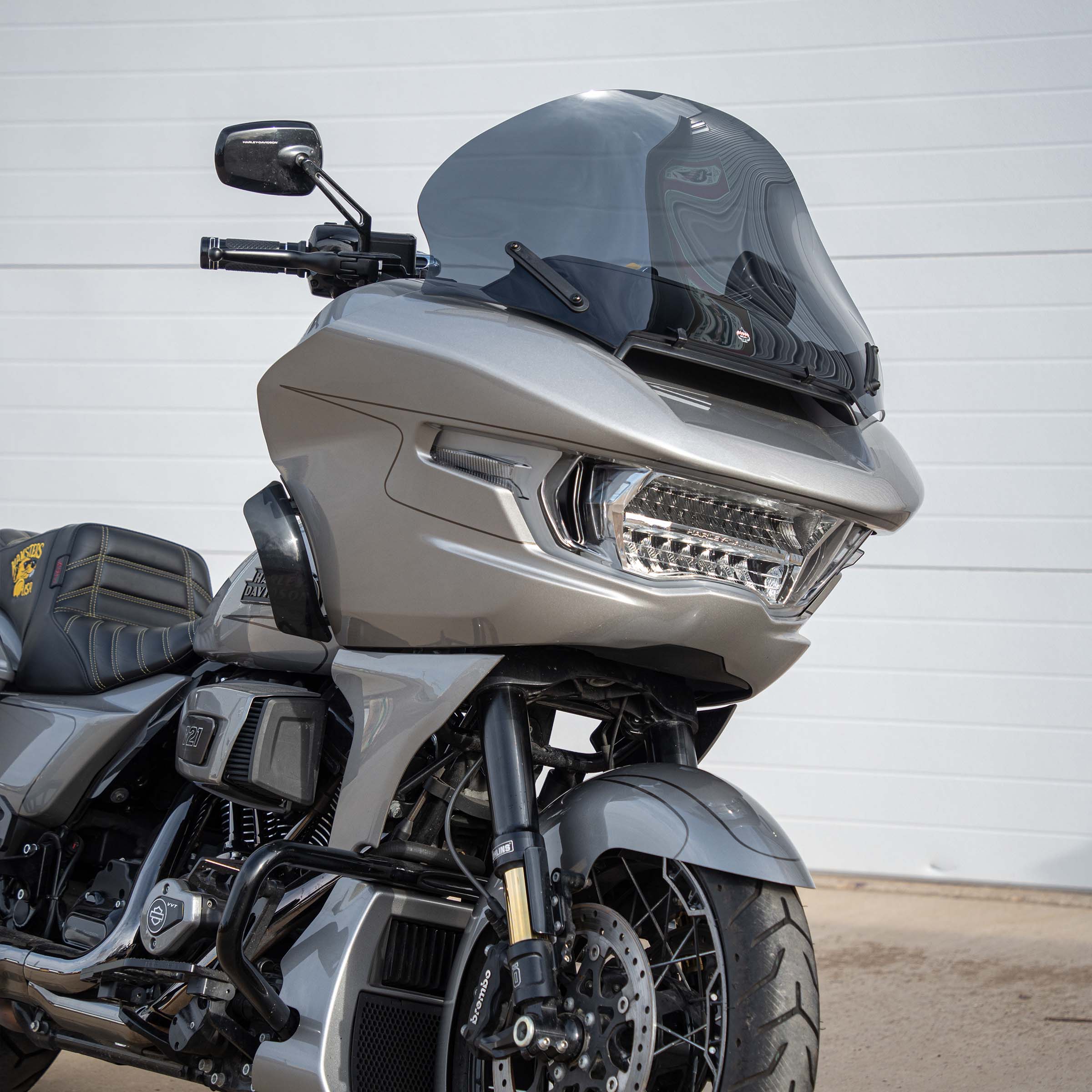 15" Pro Touring Windscreen for 2023-2024 Harley-Davidson CVO Road Glide Motorcycles in Dark Smoke (15" Pro-Touring - Dark Smoke)