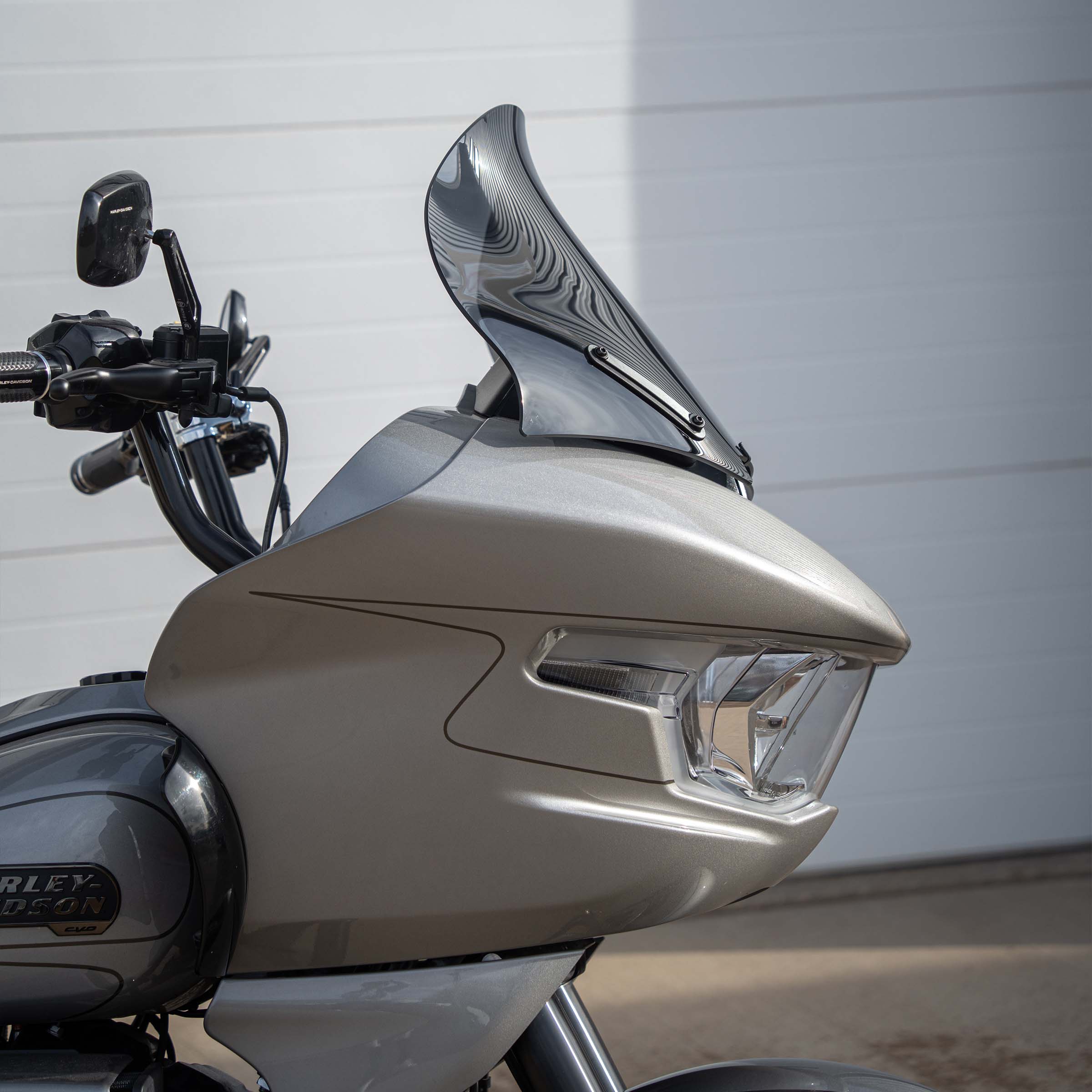 15" Pro Touring Windscreen for 2023-2024 Harley-Davidson CVO Road Glide Motorcycles in Dark Smoke (15" Pro-Touring - Dark Smoke)