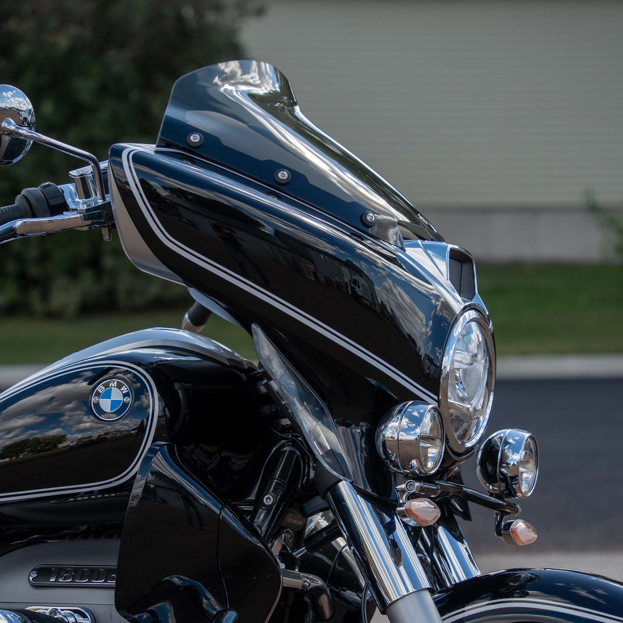 Motorcycle Windshield for BMW R 18 B and R 18 Transcontinental Motorcycles shown in Tint (14.5" - Tint)