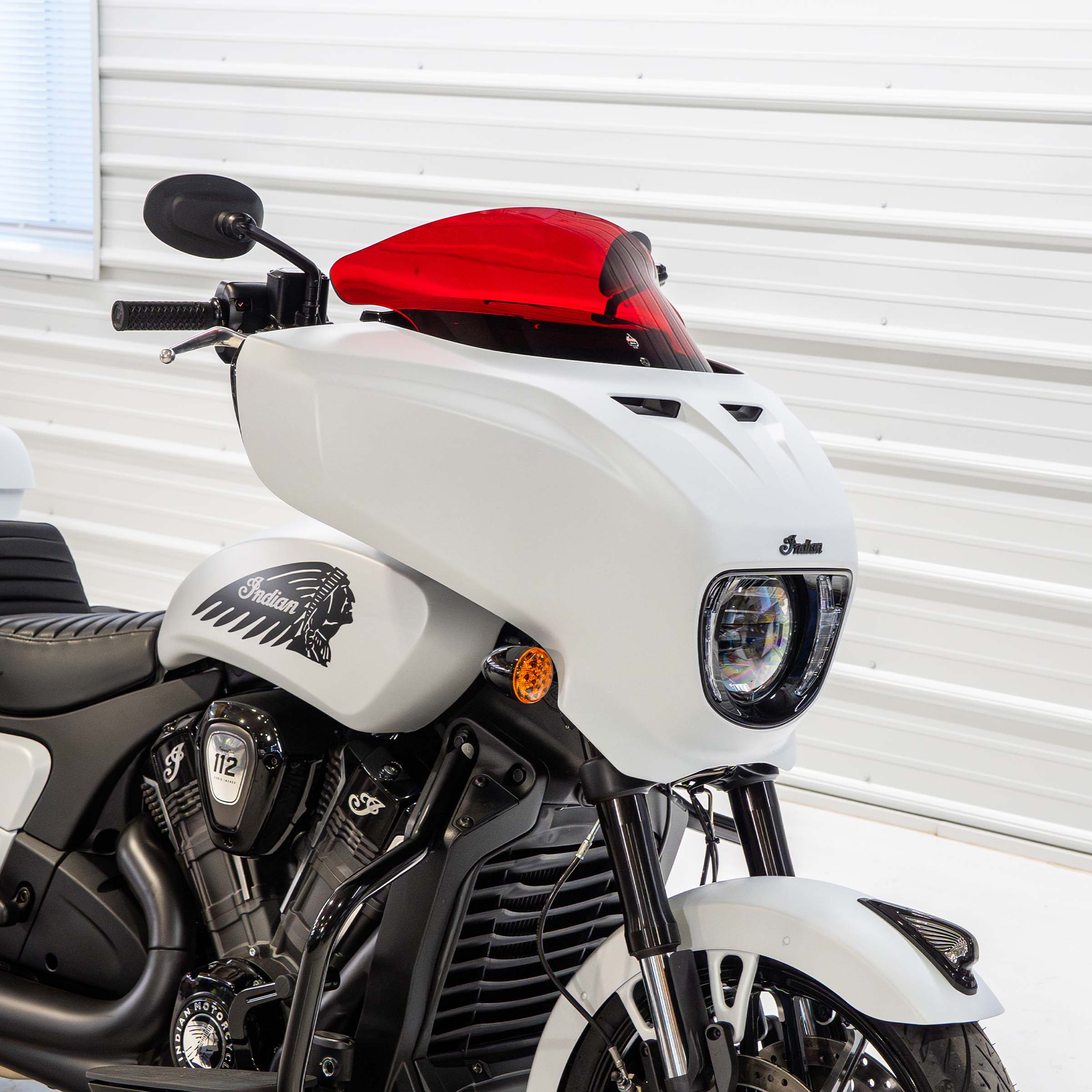 Kolor Flare® Windshields for Indian® 2025+ Chieftain & Roadmaster PowerPlus - Red Motorcycle Windshield (9" - Red)