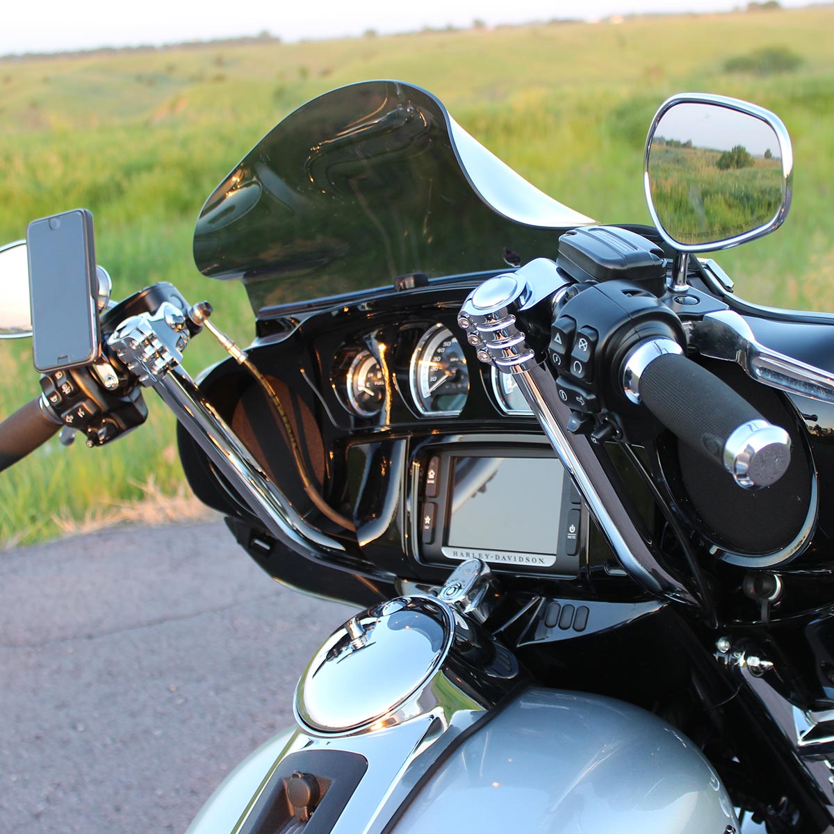 14" Chrome bars and chrome knuckles on KlipHanger Bars for Harley-Davidson 2008-2024 FLH Motorcycles(14" Chrome / Chrome)