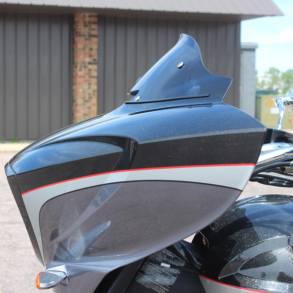 6.5" Dark Smoke Windshield For Victory® Cross Country motorcycle models(6.5" Dark Smoke)