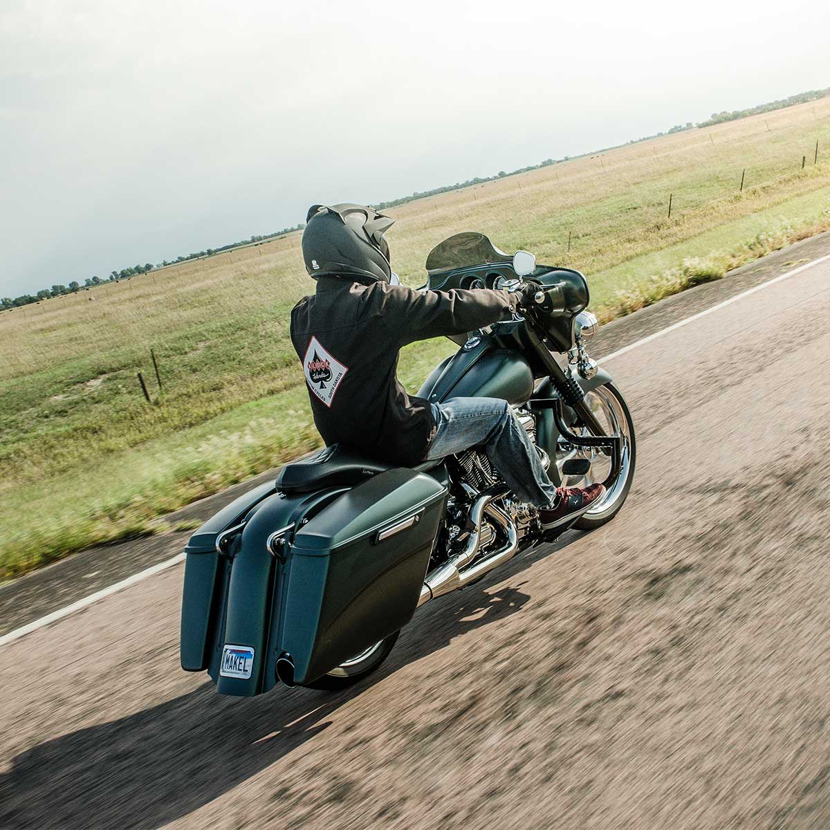 Saddlebag Hinge Inserts, Smooth Version for 2014-2024 FLH and 2015-2024 Road Glide Motorcycles(Smooth Version)