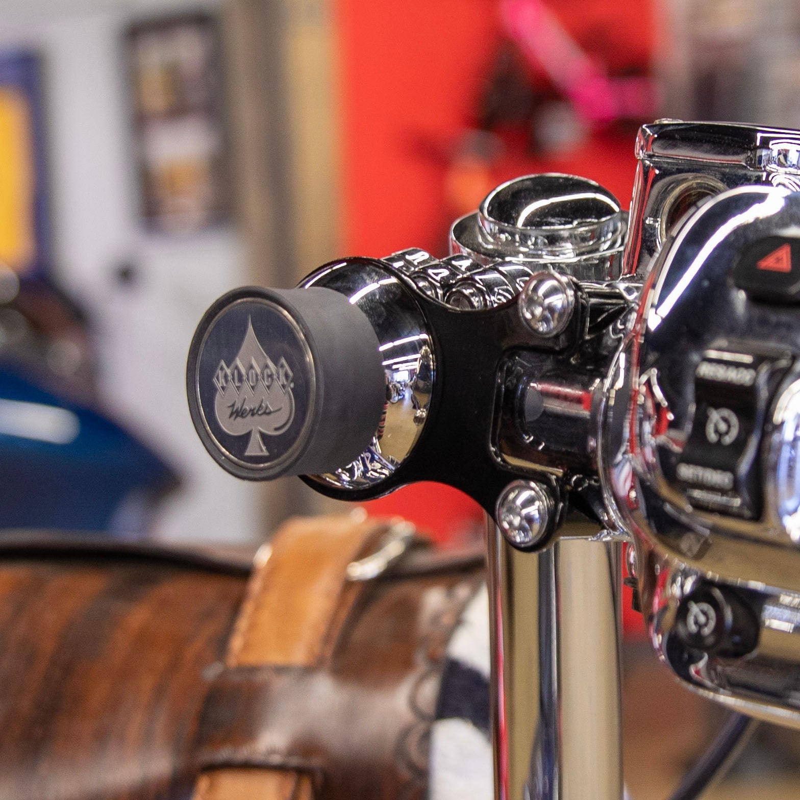 Black Ambidextrous Handlebar Magnetic Phone Mount for Indian® Heavyweight Motorcycles Easy to install mount on your bike with included hardware(Black Ambidextrous Mount on bike)