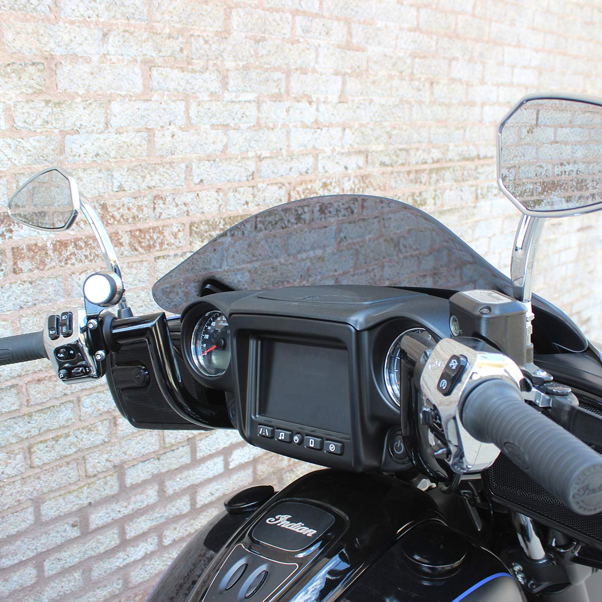 8" Black Ergo Bars for 2018-2020 Indian® Chieftain, Roadmaster and Dark Horse Motorcycles(8" Black)