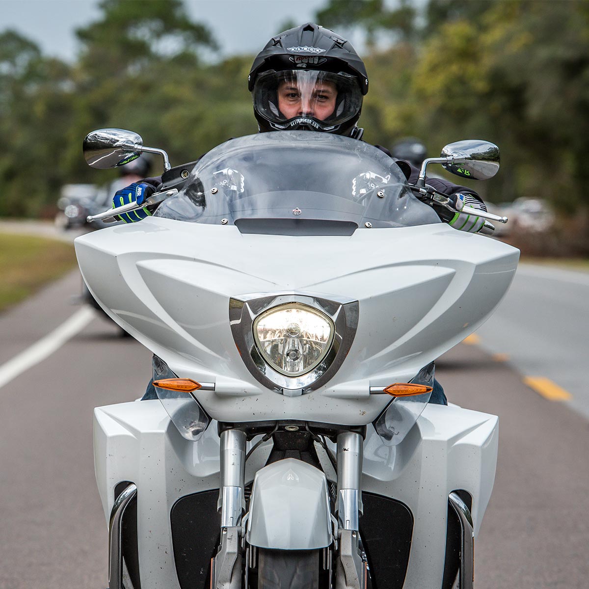 11" Clear Windshield For Victory® Cross Country motorcycle models(11" Clear)
