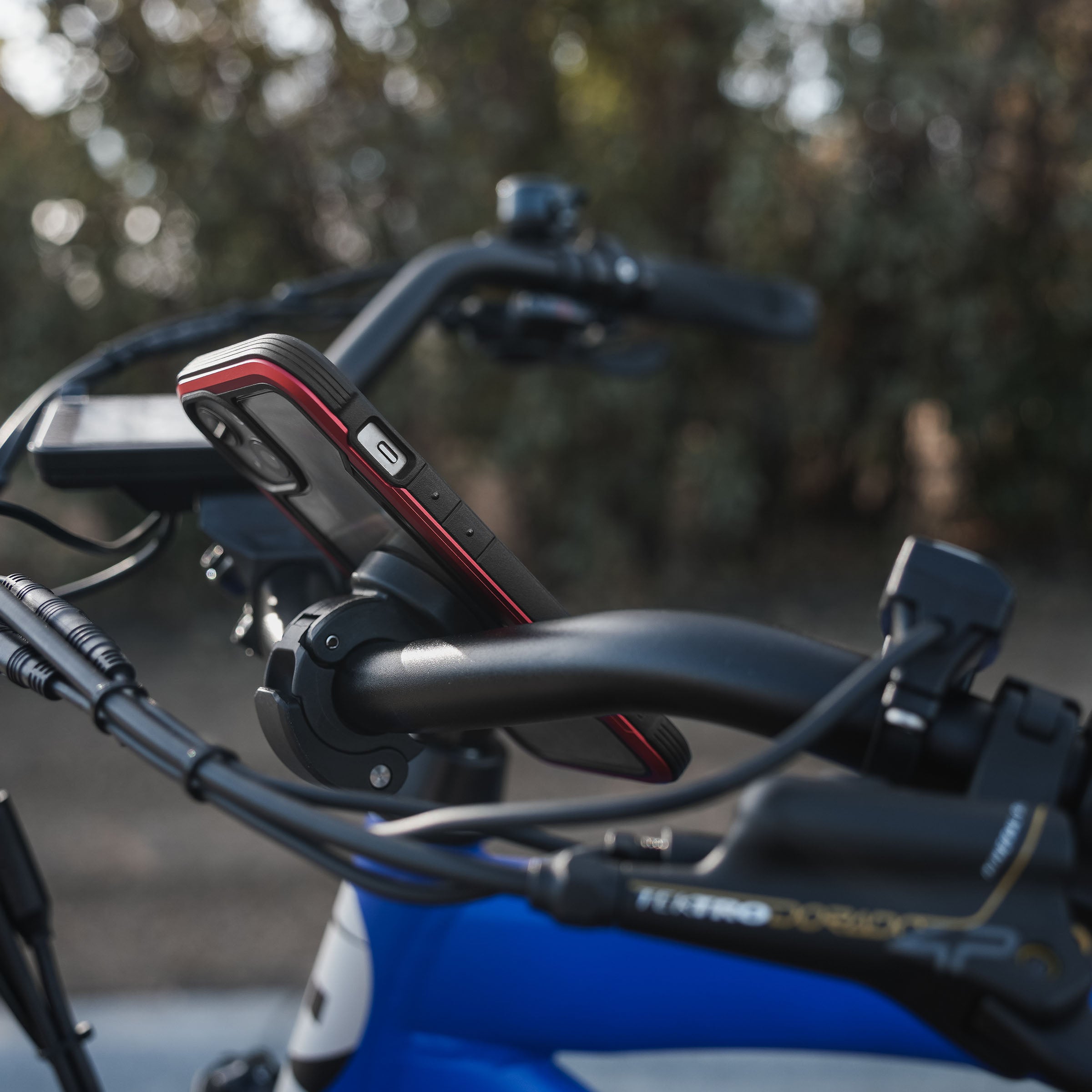 0.875" nomad+ Universal Bar Magnetic Phone Mount shown on eBike handlebar(0.875" on eBike)
