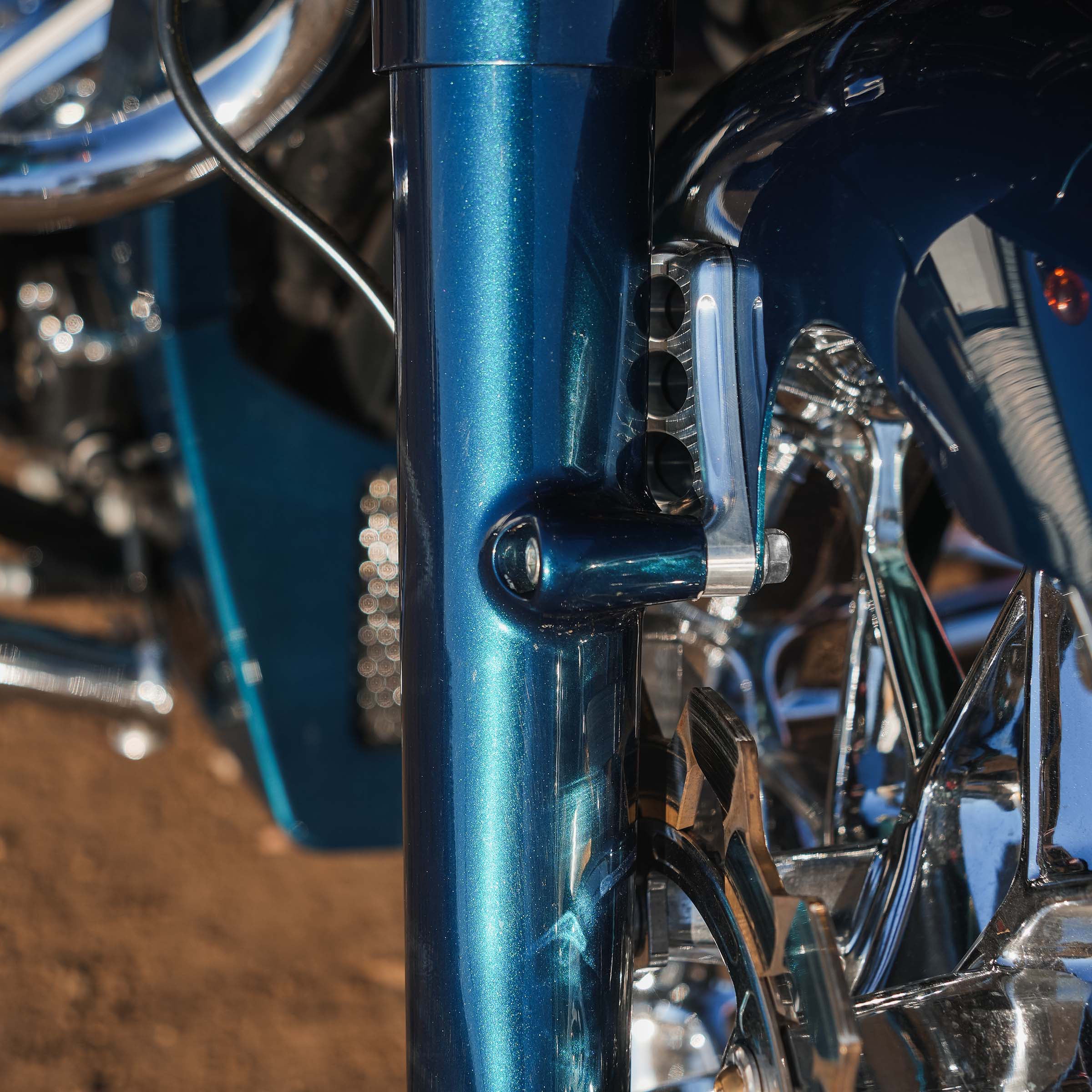 16-19 inch Steadfast Fender Mounting Blocks on motorcycle(16-19" Steadfast Blocks)