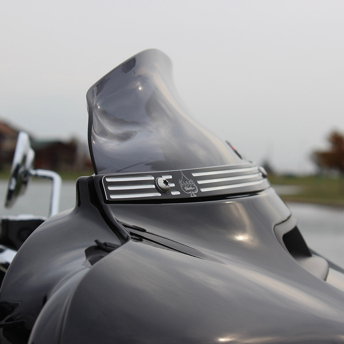 4" Dark Smoke Motorcycle Windshield for 2014-2023 Harley-Davidson FLH Motorcycle Models(4" Dark Smoke)