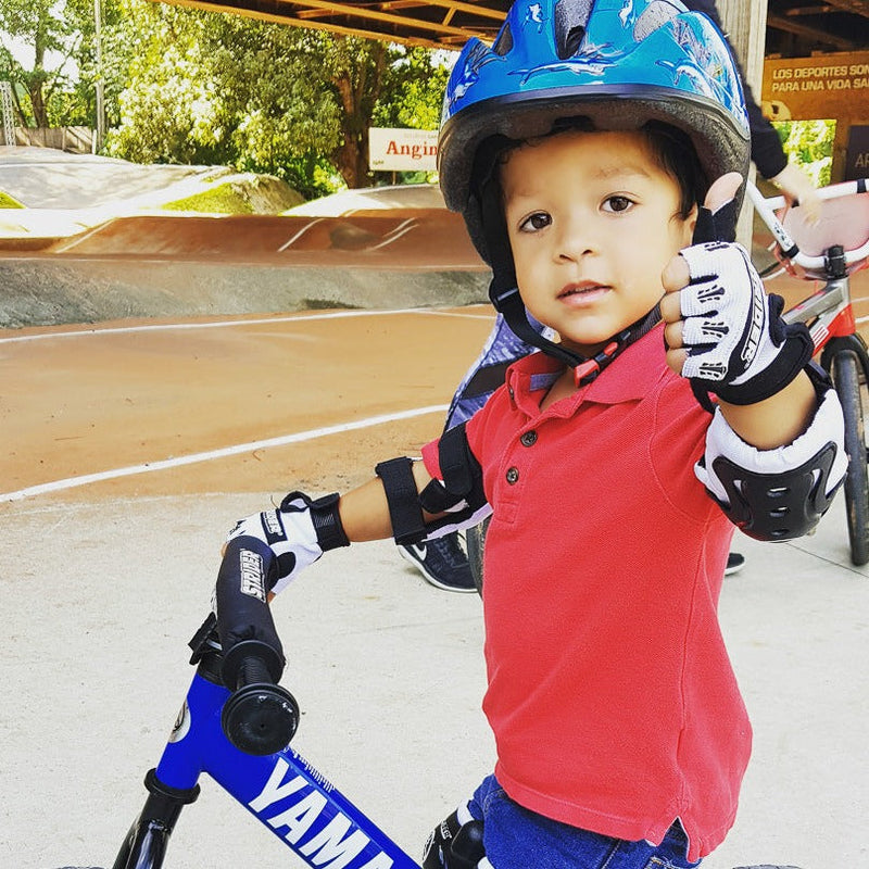 Strider Half-Finger Gloves in use