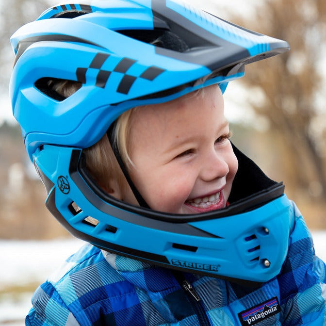 Blue Strider ST-R Full Face Helmet in use (Blue)