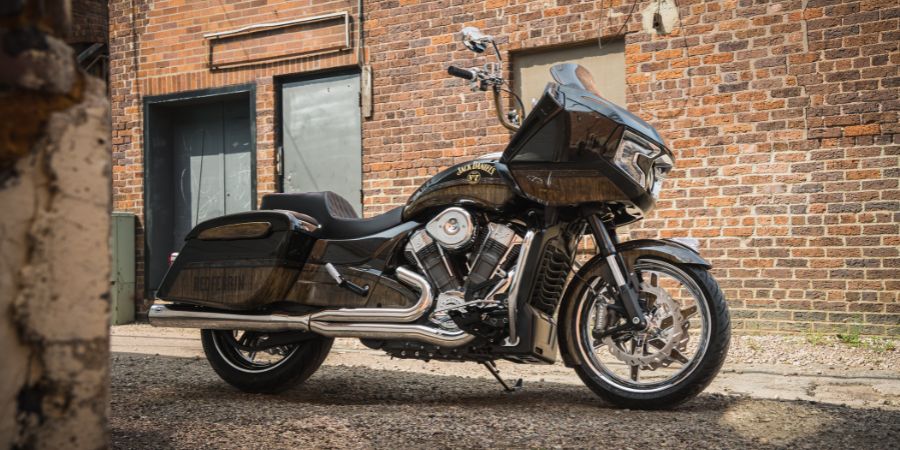Build Breakddown: Redferrin's Jack Daniel's® Indian® Challenger