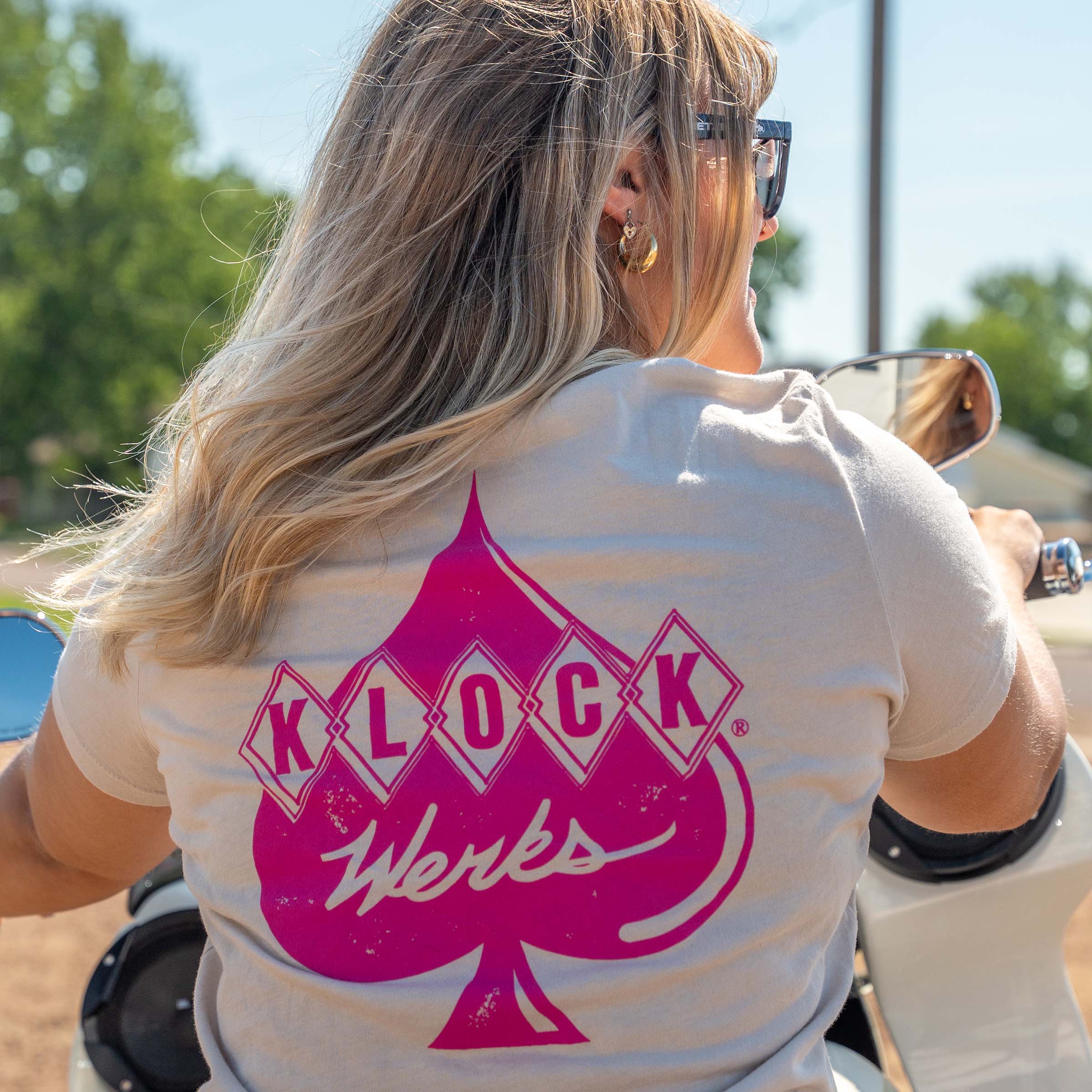 Women's Klassic Logo V-Neck Cream with Pink Ink (Pink Spade / Cream Shirt)