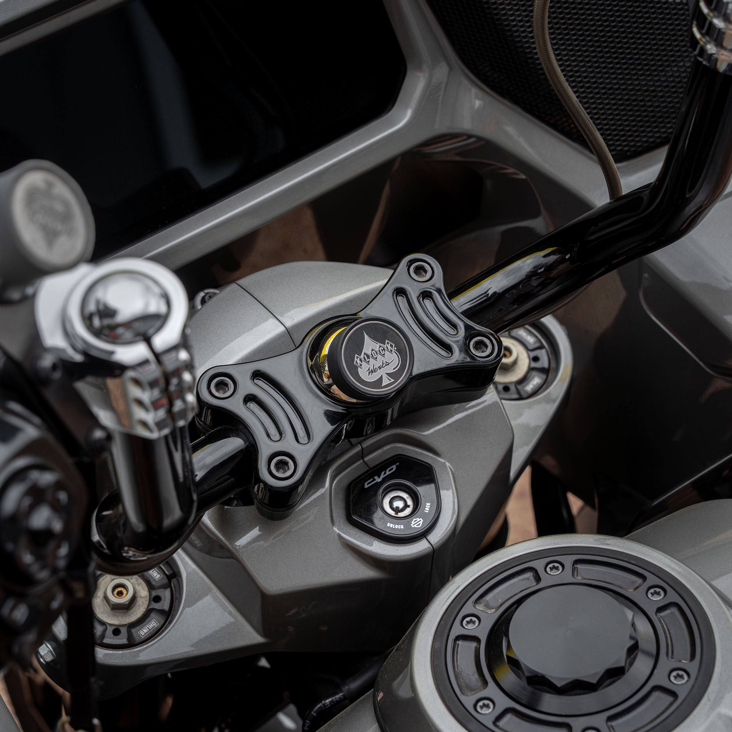 Black Center Riser Magnetic Phone Mount for Harley Davidson Motorcycles(Black Mount) 