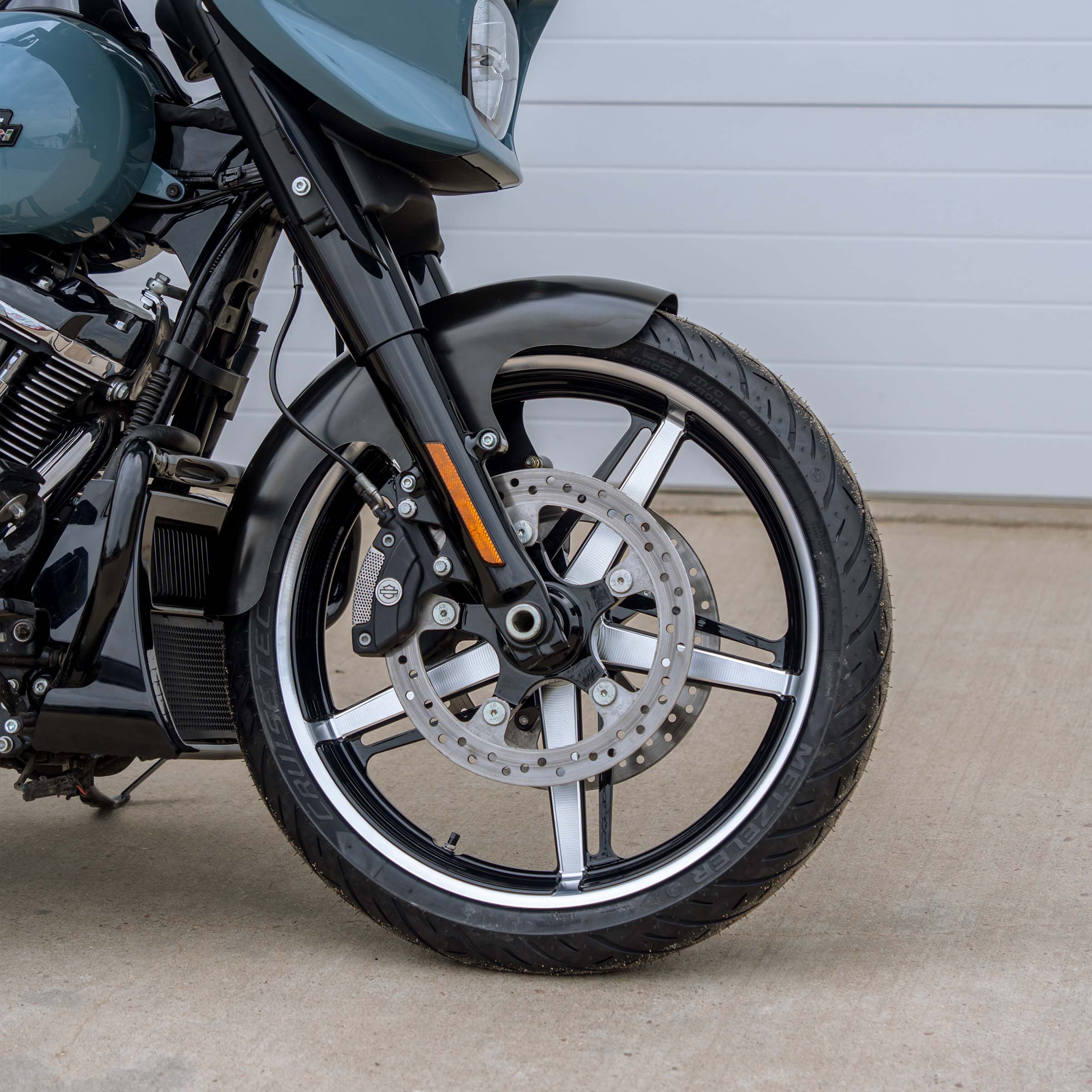Henry Front Fender Fit for Harley-Davidson® CVO Touring Models (21" PB on the Street Glide)