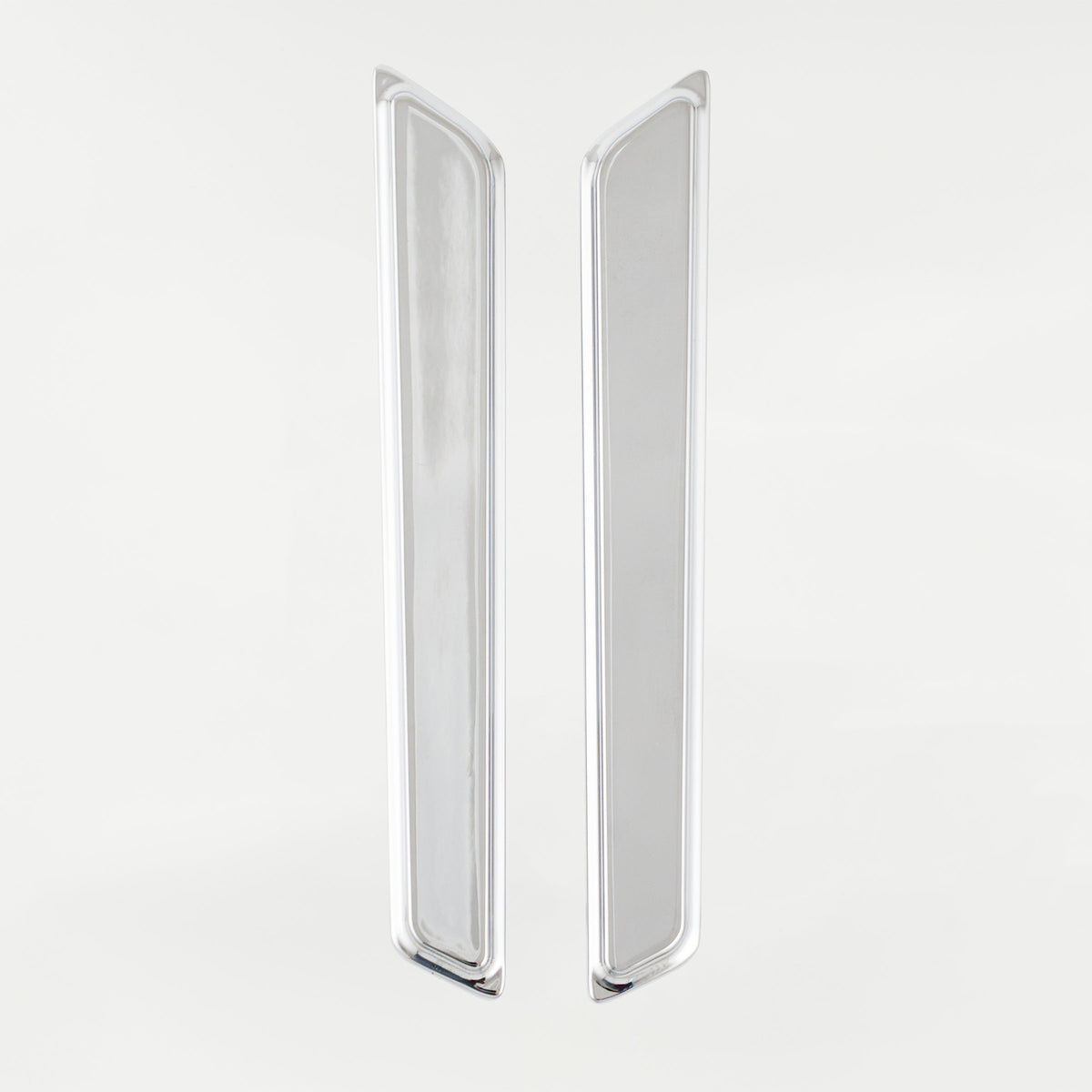 Smooth Chrome Hinge Insert for 2014+ Harley-Davidson Touring Models (Smooth Chrome - 2014+ Touring Models)