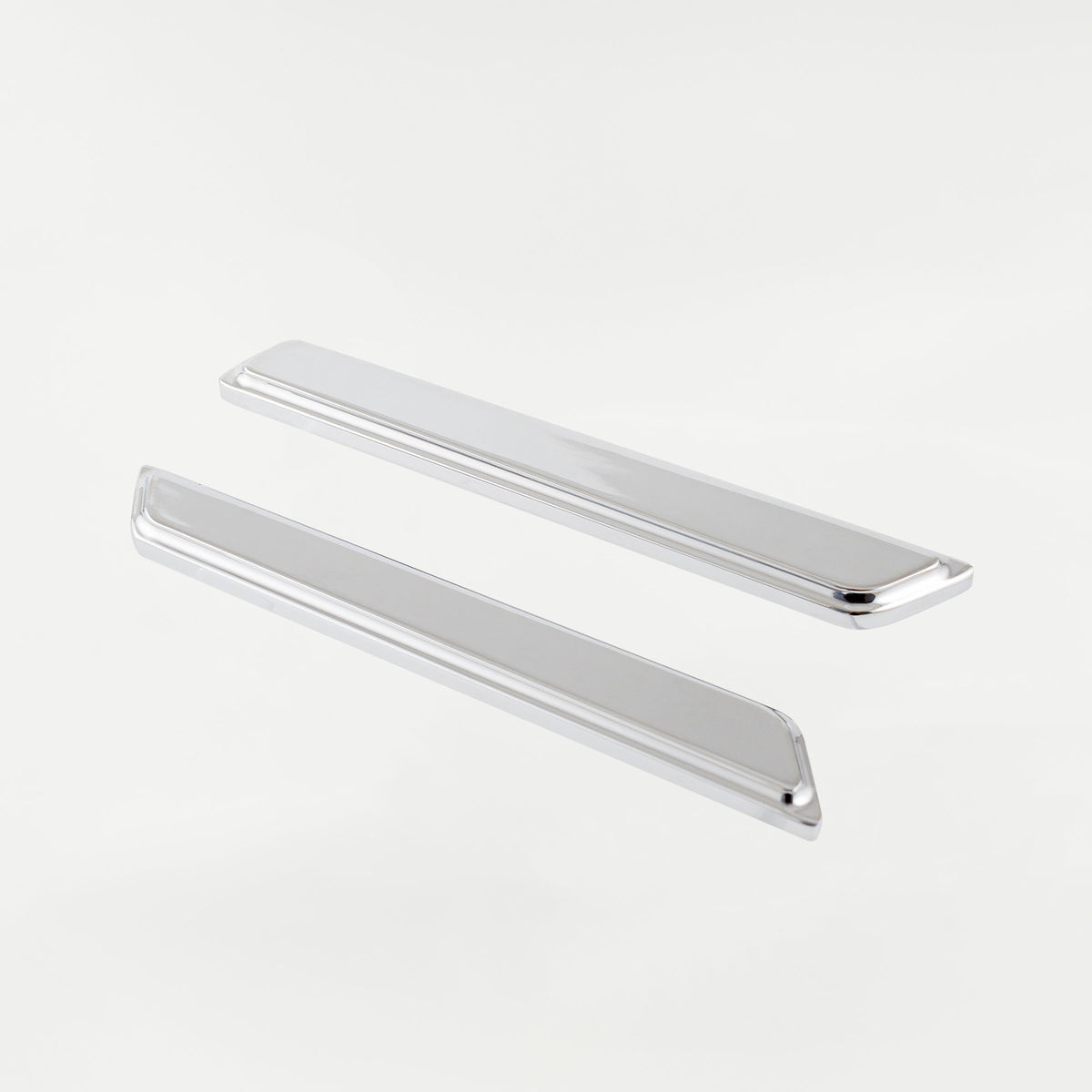 Smooth Chrome Hinge Insert for 2014+ Harley-Davidson Touring Models (Smooth Chrome - 2014+ Touring Models)