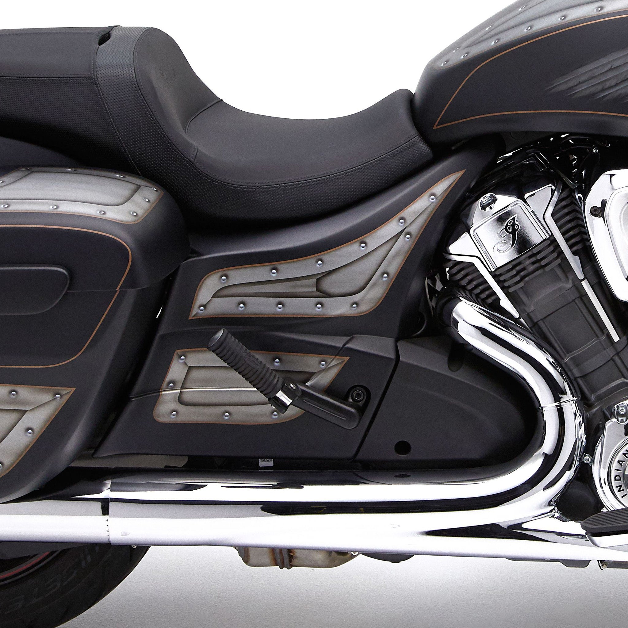 Reytelo Side Covers for Indian® 2020-2024 Challenger and Pursuit on black and gray bike