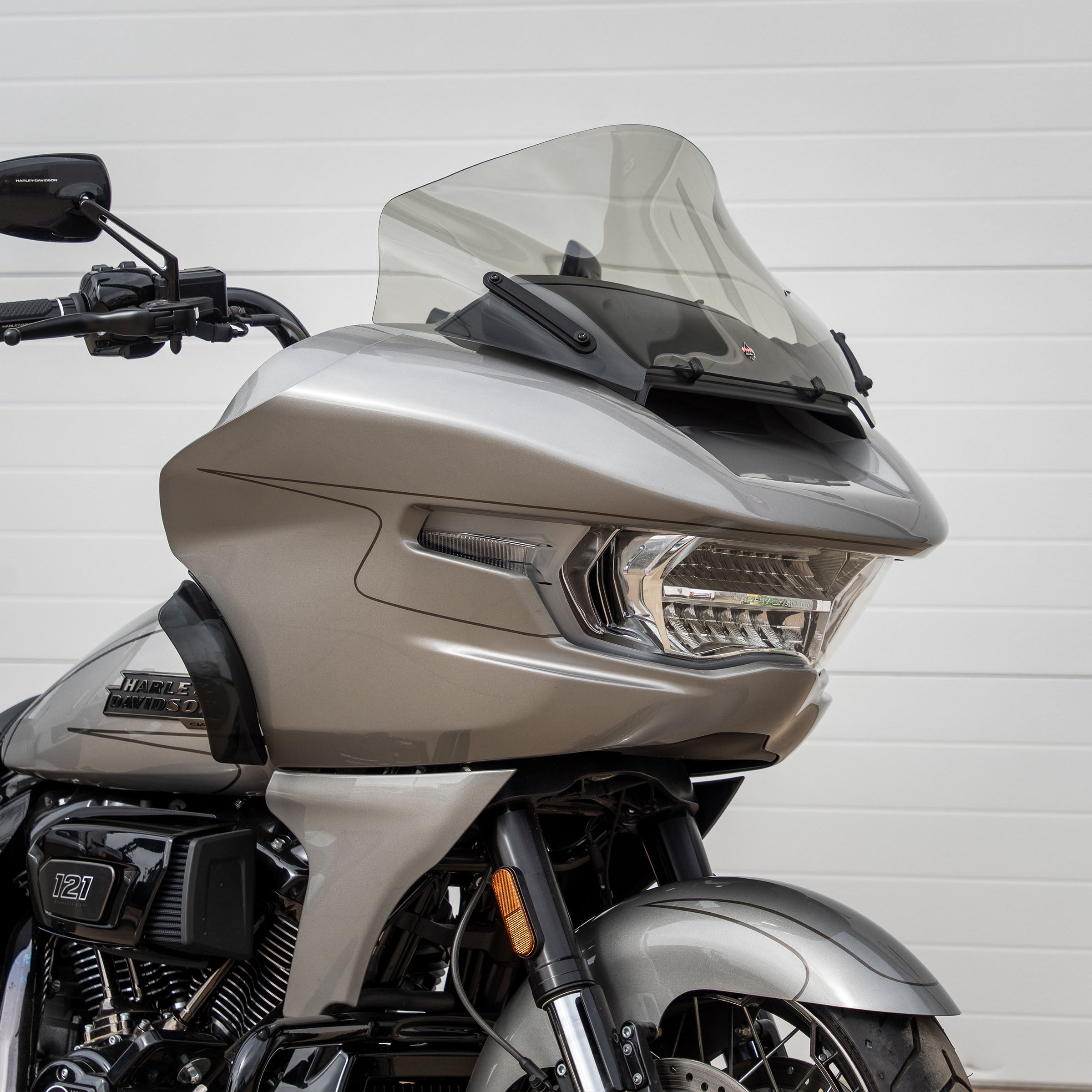 Flare™ Windshield for H-D 2023-2024 Road Glide® (12" Pro-Touring - Tint)