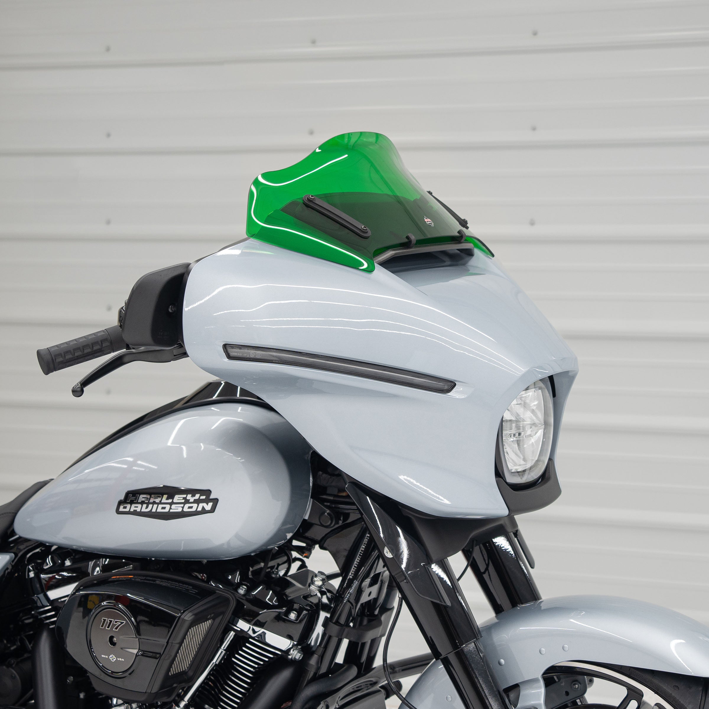 Kolor Flare™ Windshield for Harley-Davidson 2023.5-2024 FLH (8" Green)