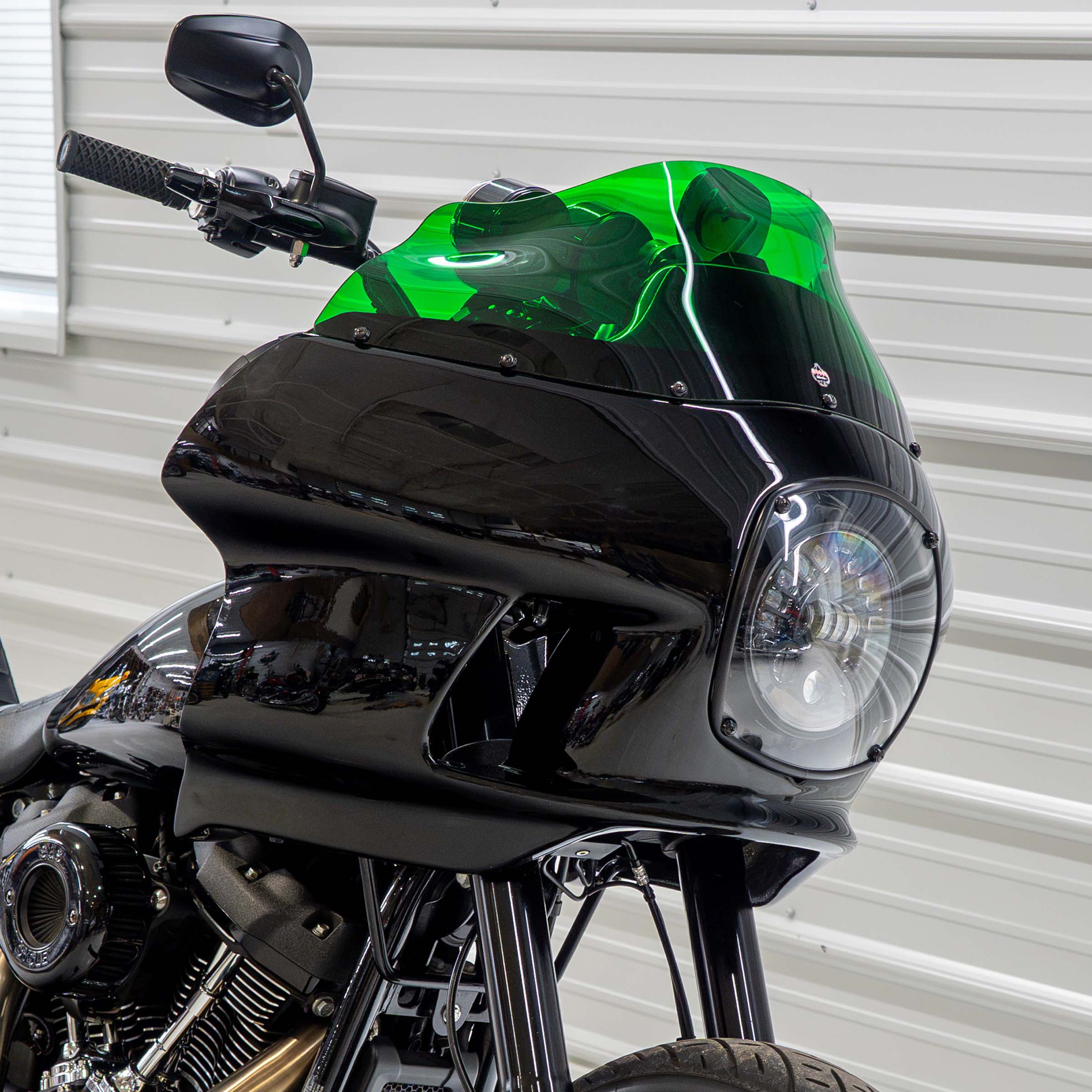 Green Kolor Windshield for Harley-Davidson FXRP Style motorcycle fairings (Green)