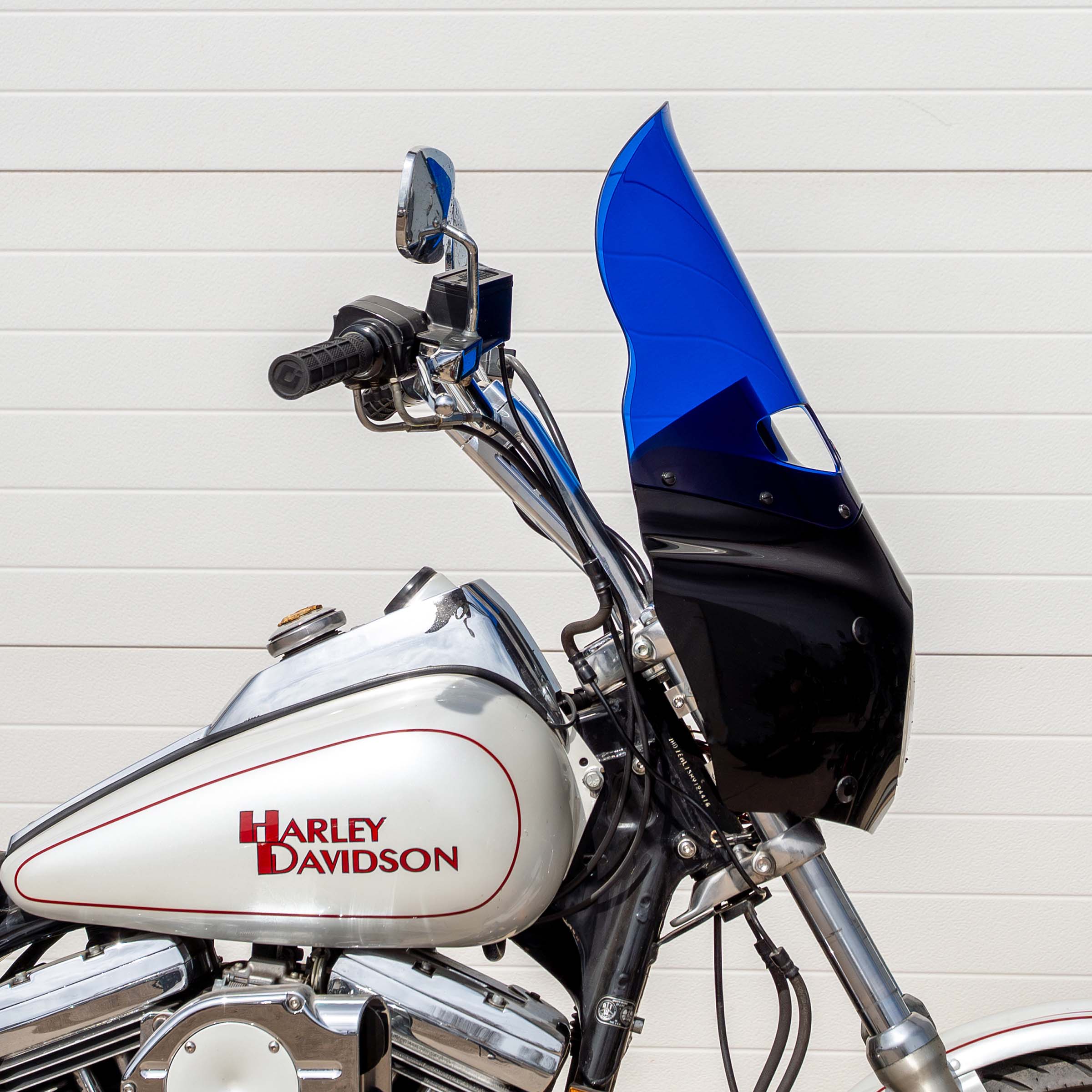 Blue Color Windshield for Memphis Shades Road Warrior Fairings (15" Blue)