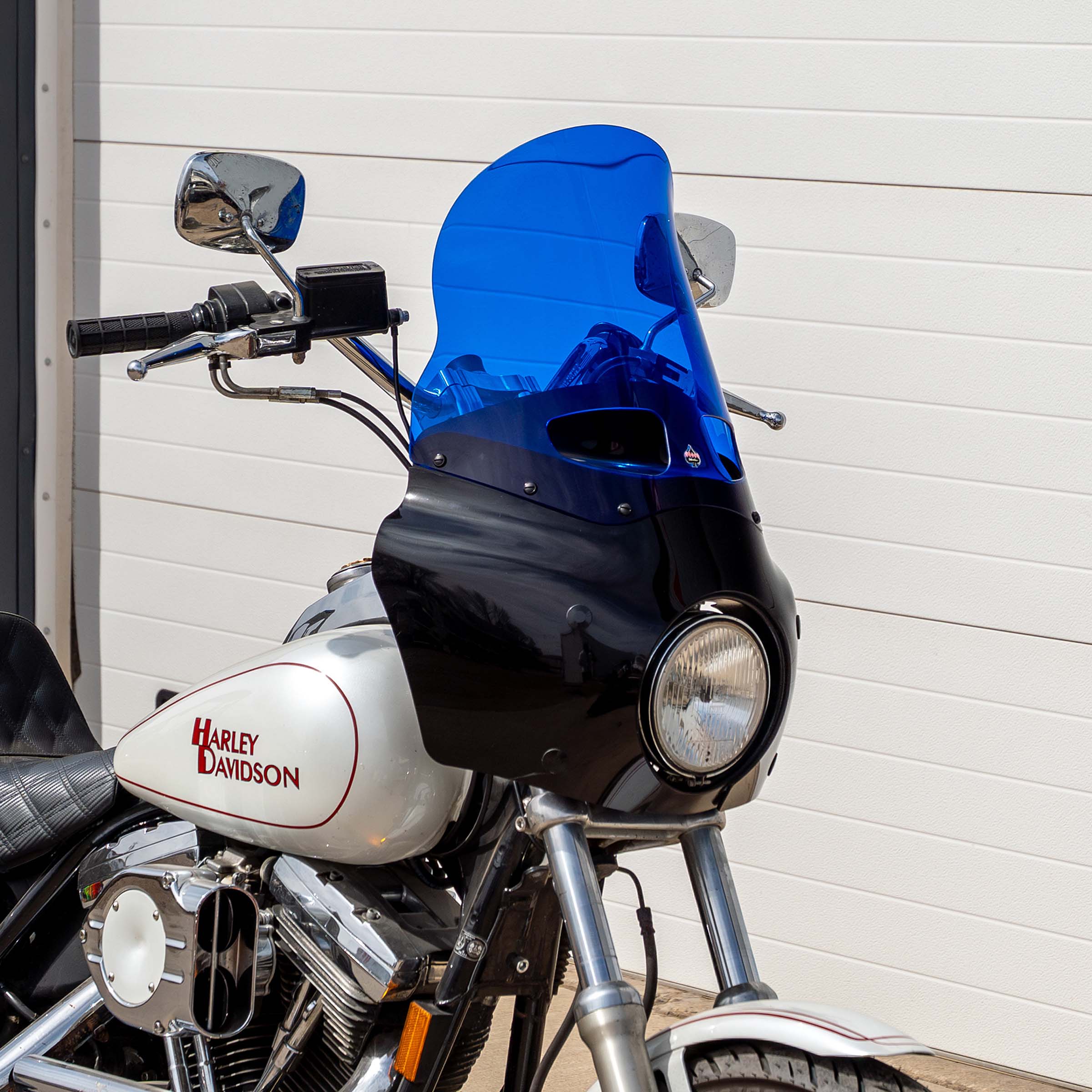 Blue Color Windshield for Memphis Shades Road Warrior Fairings (15" Blue)