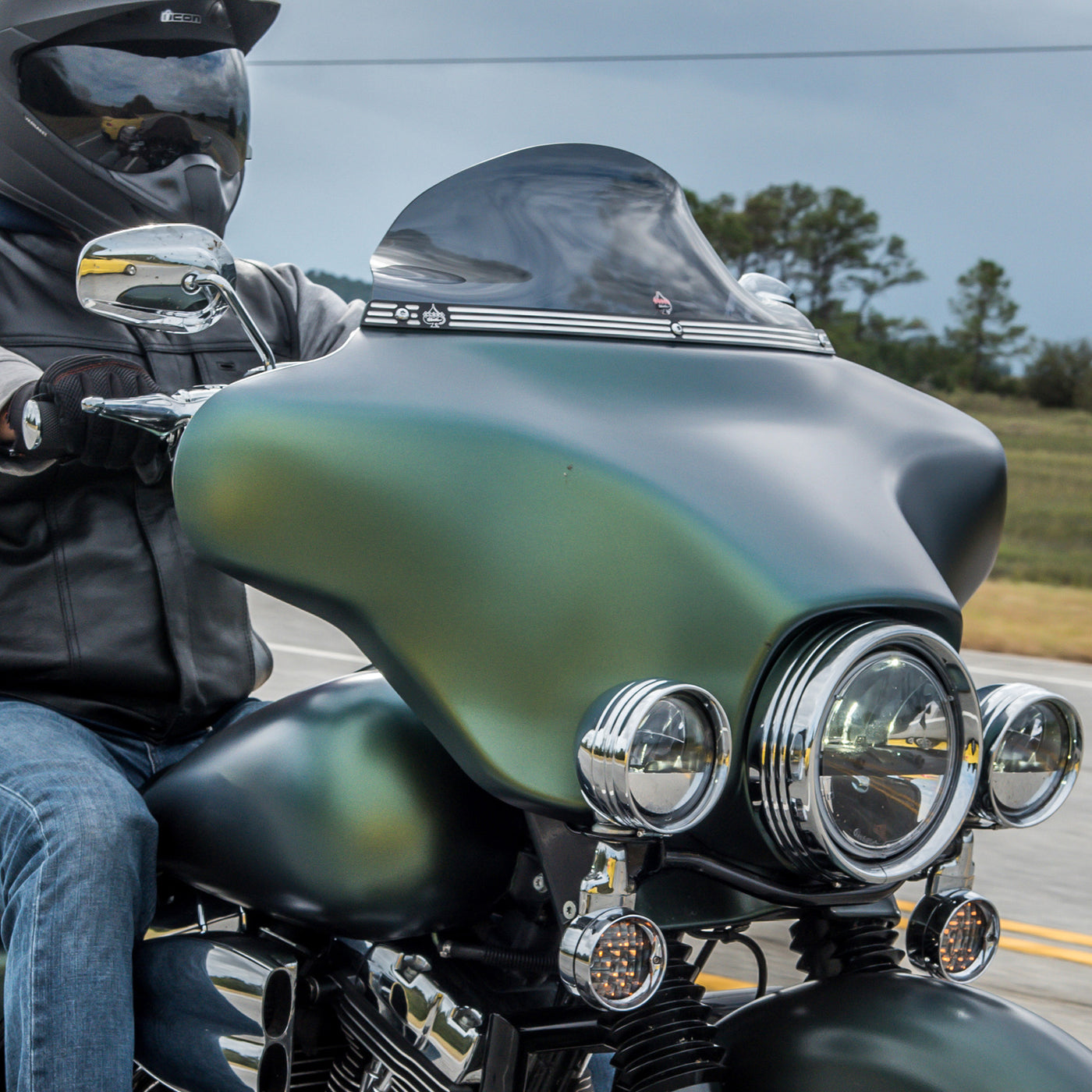 7" Light Tint Windshield For Harley FLH/FLHT/FLHX Baggers (1996-2013) - KelmanMotoX