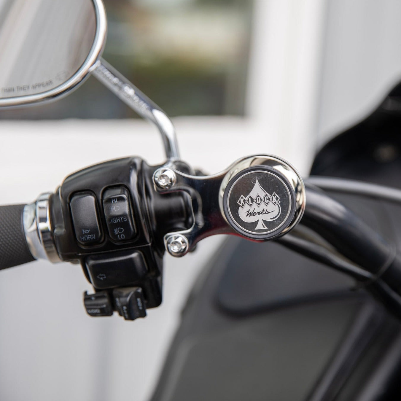 1996-2023 Ambidextrous Magnetic Phone Mount for Harley-Davidson® Chrome on bike (1996-2023 - Chrome Ambidextrous Mount on bike)