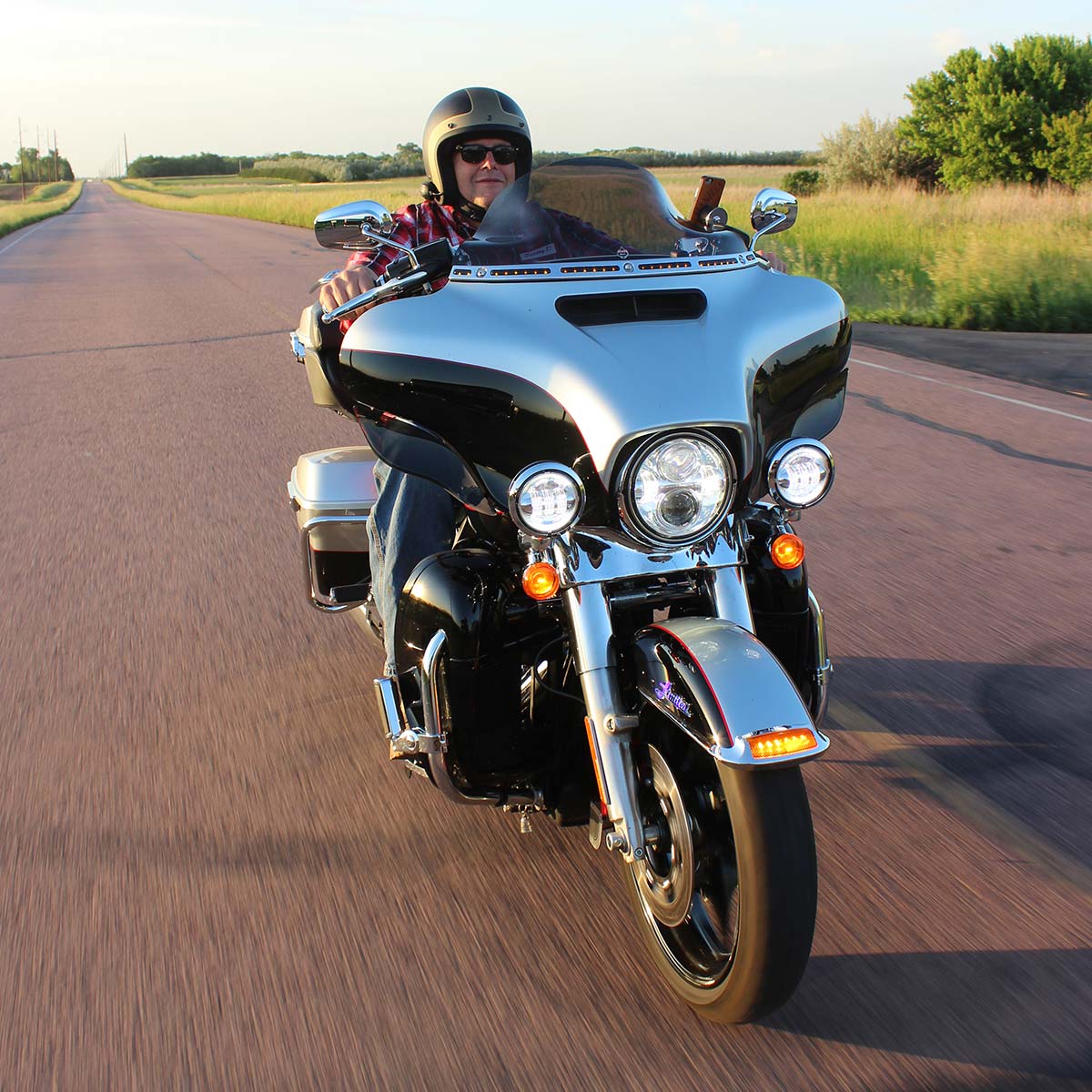 8.5" Dark Smoke Flare™ Windshield for 2014-2023 Harley-Davidson FLH Motorcycle Models(8.5" Dark Smoke)