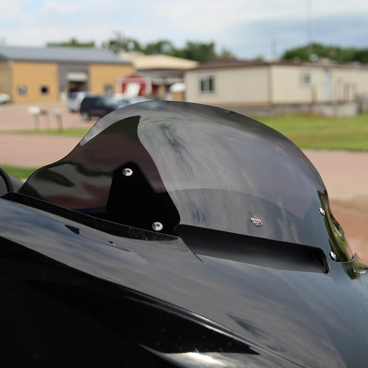 6.5" Flare™ Windshield For Victory® Cross Country motorcycle models(6.5" Dark Smoke)