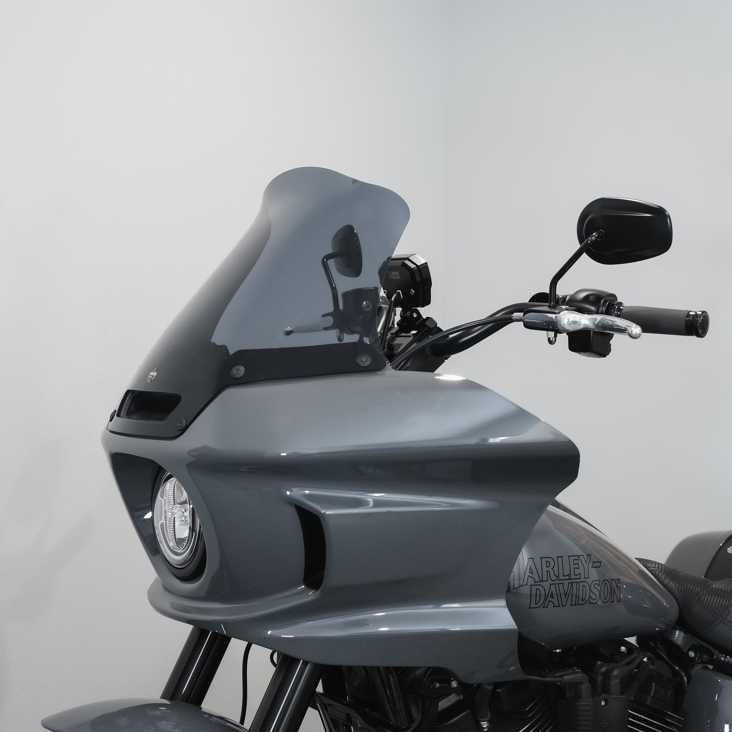 10" Dark Smoke Flare™ Windshield for Harley-Davidson Low Rider ST motorcycle models(10" Dark Smoke)