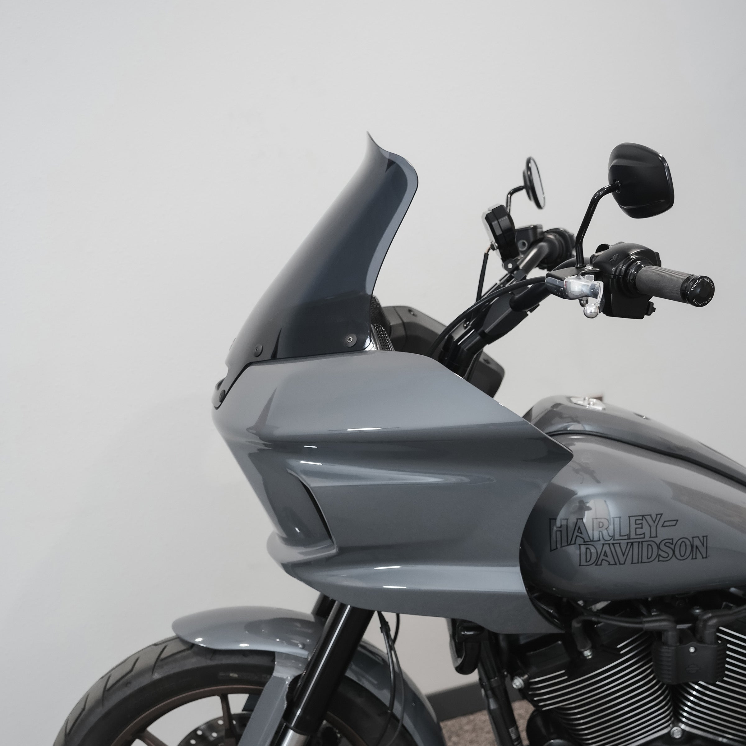 10" Dark Smoke Flare™ Windshield for Harley-Davidson Low Rider ST motorcycle models(10" Dark Smoke)
